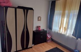 Casa cu 2 apartamente, 5 camere, 140 mp, zona Turnisor