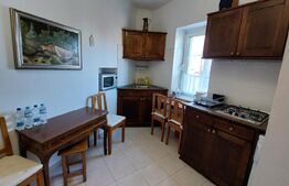 Apartament la casa de vanzare, cu 3 camere, 86 mp, zona ultracentrala