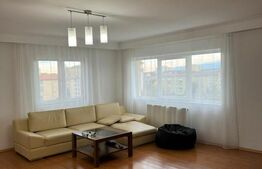 Apartament la mansarda, 4 camere, 2 bai, 91 mp, cartier Vasile Aaron