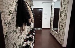 Apartament 3 camere, decomandat, 74 mp, zona Alma 