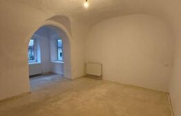 Apartament cu 3 camere, 91 mp, situat in centrul Istoric