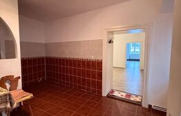 Apartament cu 3 camere, 91 mp, situat in centrul Istoric