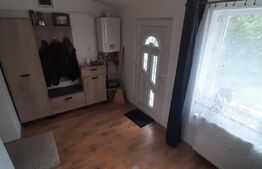 Apartament de vanzare, la casa, cu 2 camere  si garaj 66 mp zona Lazaret 