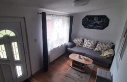 Apartament de vanzare, la casa, cu 2 camere  si garaj 66 mp zona Lazaret 