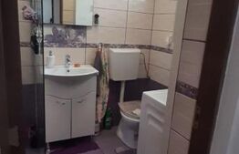 Apartament de vanzare, la casa, cu 2 camere  si garaj 66 mp zona Lazaret 