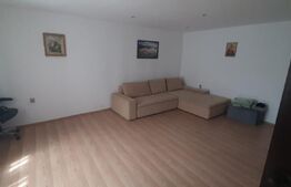 Apartament de vanzare, la casa, cu 2 camere  si garaj 66 mp zona Lazaret 