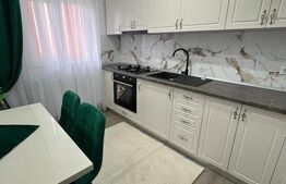 Apartament de vanzare, cu 2 camere, 59 mp, zona Strand