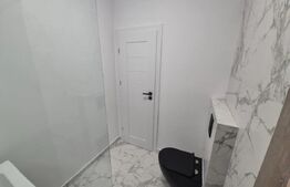 Apartament de vanzare, cu 3 camere, 70 mp, zona Ansamblul Vest Residence