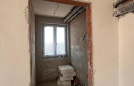 Penthouse de vanzare, cu 3 camere, 90 mp, zona Calea Surii Mici