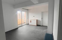 Apartament de vanzare, cu 3 camere, 55 mp, zona Calea Șurii Mici