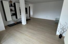 Apartament de vanzare, cu 3 camere, 115 mp, zona Tilisca