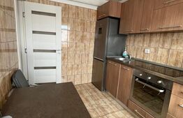 Apartament de vanzare, cu 3 camere, 65 mp, zona Vasie Aaron