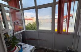 Apartament decomandat cu 3 camere și 2 balcoane, zona Vasile Aaron