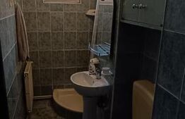 Apartament cu 3 camere, 45 mp, zona Vasile Aron