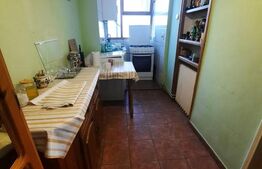 Apartament cu 3 camere, zona Strand
