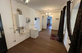 Apartament cu 2 camere, 130 mp, zona Centru Istoric