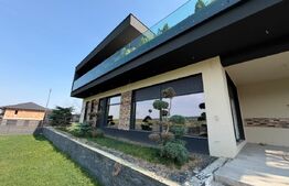 Casă individuală de lux cu piscină și teren generos de 1.190 mp în Cisnădie 