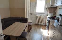 Apartament 3 camere, complet mobilat si utilat, doua bai, doua balcoane.