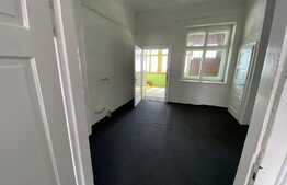 Apartament spatios la casa in Cisnadie