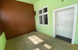 Apartament spatios la casa in Cisnadie