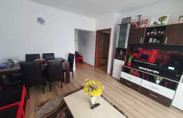 Apartament cu 3 camere, 67mp, 2 bai, 2 balcoane, zona Tilisca