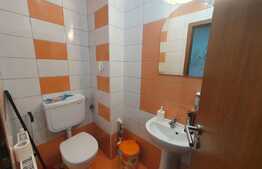 Apartament cu 3 camere, 67mp, 2 bai, 2 balcoane, zona Tilisca