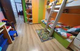 Apartament cu 3 camere, 67mp, 2 bai, 2 balcoane, zona Tilisca