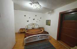 Apartament 3 camere, 60mp, si pod de 80mp, la casa, zona centrala Sibiu