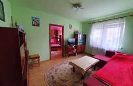 Oportunitate! Apartament 3 camere, Str. Semaforului, etaj 1