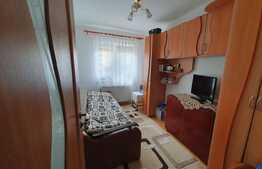 Oportunitate! Apartament 3 camere, Str. Semaforului, etaj 1