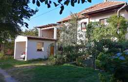 Casa in zona 0 a orasului Sibiu !  4 dormitoare, 2 living-uri, 5 bai, curte de 360 mp