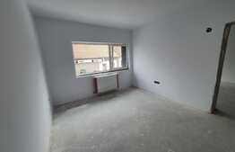 Apartament 3 camere, 60mp, Cisnadie ULTRACENTRAL la alb