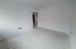 Apartament 3 camere, 60mp, Cisnadie ULTRACENTRAL la alb