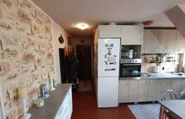 Apartament cu 3 camere, 52mp, semidecomandat, zona Bd. Mihai Viteazu