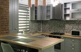 Apartament de lux cu doua locuri de parcare si curte