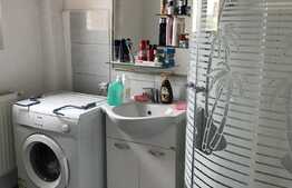 Garsoniera foarte spatioasa intr-o zona linistita