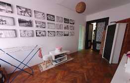 Apartament 4 camere la casa, 90 mp, zona Centrala