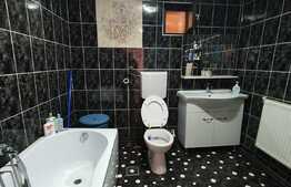 Apartament 4 camere la casa, 90 mp, zona Centrala