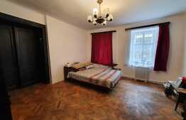 Apartament 4 camere la casa, 90 mp, zona Centrala