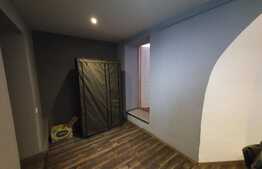 Apartament 4 camere la casa, 90 mp, zona Centrala