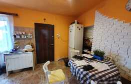 Apartament 4 camere la casa, 90 mp, zona Centrala