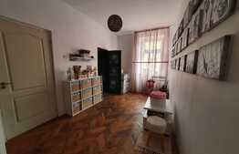 Apartament 4 camere la casa, 90 mp, zona Centrala