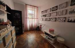 Apartament 4 camere la casa, 90 mp, zona Centrala