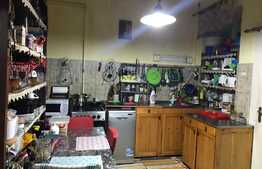 Apartament 3 camere foarte spatios in zona de centru