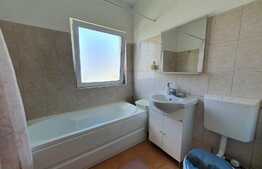 Apartament 3 camere, 75 mp, zona Cedonia