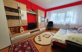 Apartament 3 camere, decomandat, 80 mp, zona Ciresica