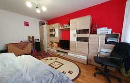 Apartament 3 camere, decomandat, 80 mp, zona Ciresica