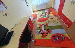 Apartament 3 camere, 68 mp, zona Vasile Aaron