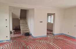 Duplex spațios în centrul Cisnădiei cu priveliște superbă.