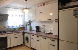 Apartament 3 camere la casa foarte spatios